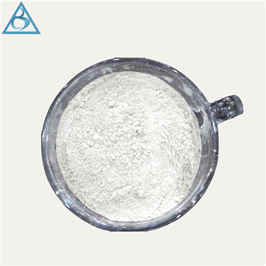 Pospeševalec strjevanja za beton